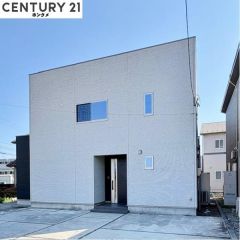 コチラは別アングルから見た外観写真です。