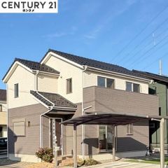 コチラは前面道路からの外観写真です。