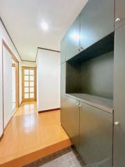 玄関周りはシンプルで暖かみがあります。