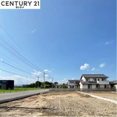 現在は更地の状態で11月頃完成予定です。