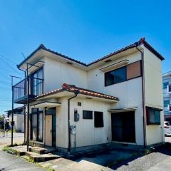 コチラは南側にある古屋の外観です。