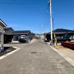 西前面道路から外観を見るとこんな感じ