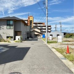 南前面道路から外観を見るとこんな感じ
