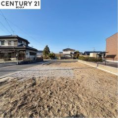 コチラは現地南側から見た外観写真です。