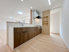 システムキッチンは新品交換済みです。