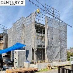 上棟しました。完成は9月頃の予定です。