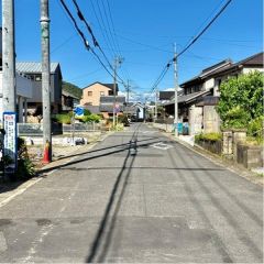南前面道路から外観を見るとこんな感じ