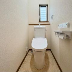 トイレはリモコン付で使いやすいですよ♪