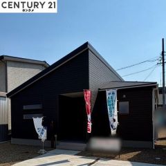 コチラは正面から見た外観になります。