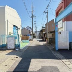 南前面道路から外観を見るとこんな感じ