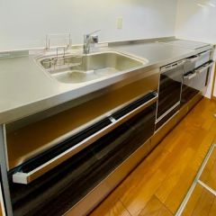 食洗器とIHコンロ付で機能的なキッチン。
