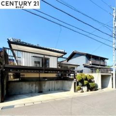 コチラは別アングルから見た外観写真です。