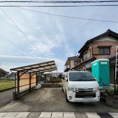 駐車場は並列2台分のスペースがあります。
