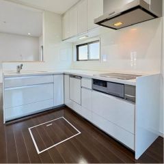 食洗器も付いたシステムキッチンです。