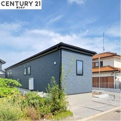 コチラは別アングルから見た外観写真です。