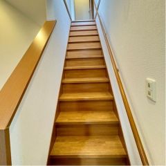 階段はストレートなので昇りやすいですよ。