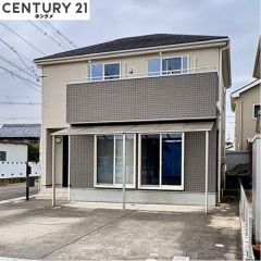 コチラは別アングルから見た外観写真です。