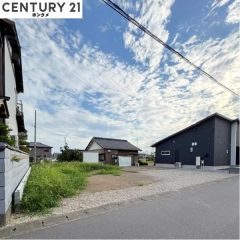 コチラは別アングルから見た外観写真です。