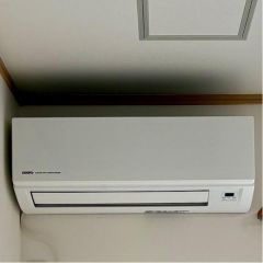 リビングエアコンが標準で付いています。