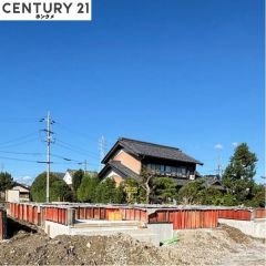 現在は基礎の段階で12月頃完成予定です。
