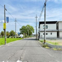 東前面道路から外観を見るとこんな感じ。