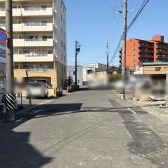 西前面道路から外観を見るとこんな感じ