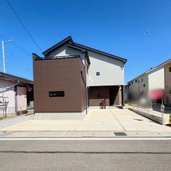 駐車場は並列2台分のスペースがあります。