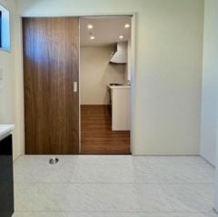 洗面台はシャンプードレッサー仕様です。