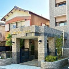 マンションへの入り口はこんな感じです。