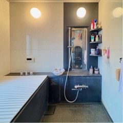 バス内はとても広く浴槽も大きいですよ。