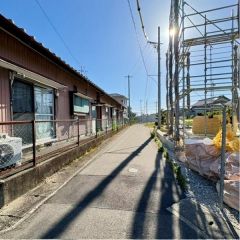 南前面道路から外観を見るとこんな感じ