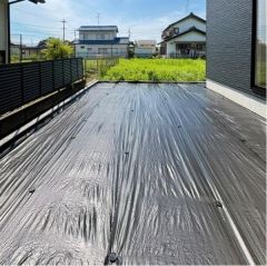 建物南側に陽当たり良好なお庭があります。