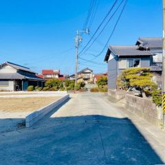 東前面道路から外観を見るとこんな感じ
