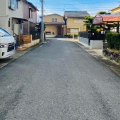 南前面道路から外観を見るとこんな感じ