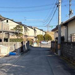 南前面道路から外観を見るとこんな感じ