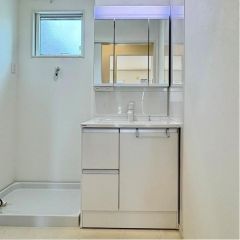 洗面台はシャンプードレッサー仕様です。