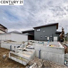 現在基礎の段階で4月の完成予定です。