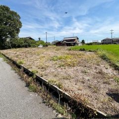 コチラは現地の北西角側から見た外観です。
