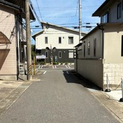 南前面道路から外観を見るとこんな感じ