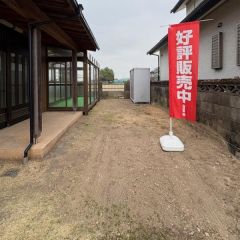 建物南側に陽当たり良好なお庭があります。