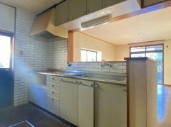 システムキッチンは新品交換の予定です。