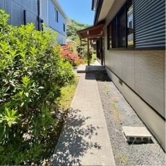 建物の南側にお庭スペースがあります。