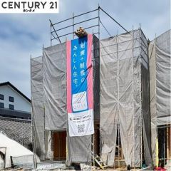 上棟しました。完成は9月頃の予定です。