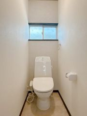 トイレは新品交換済みです。