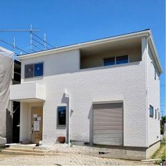 コチラは別アングルから見た外観写真です。