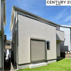 コチラは建物の南側から見た外観写真です。