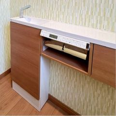 内水栓とリモコンが付いていて機能的です。