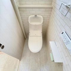 開口窓があるので室内はとても明るいです。
