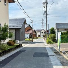 西前面道路から外観を見るとこんな感じ。