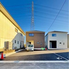 駐車場は3台分のスペースがあります。